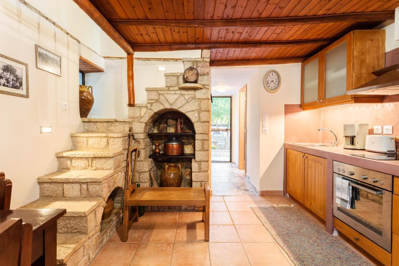 Olive Garden Stone House Near The Hébergement de vacances