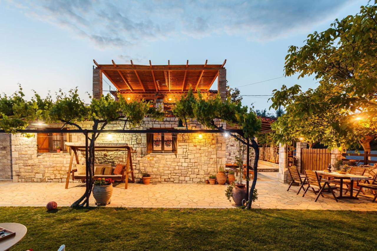 Olive Garden Stone House Near The * Petalídhion