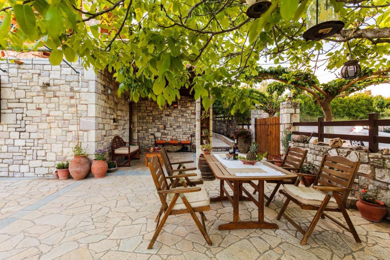 Hébergement de vacances Olive Garden Stone House Near The *